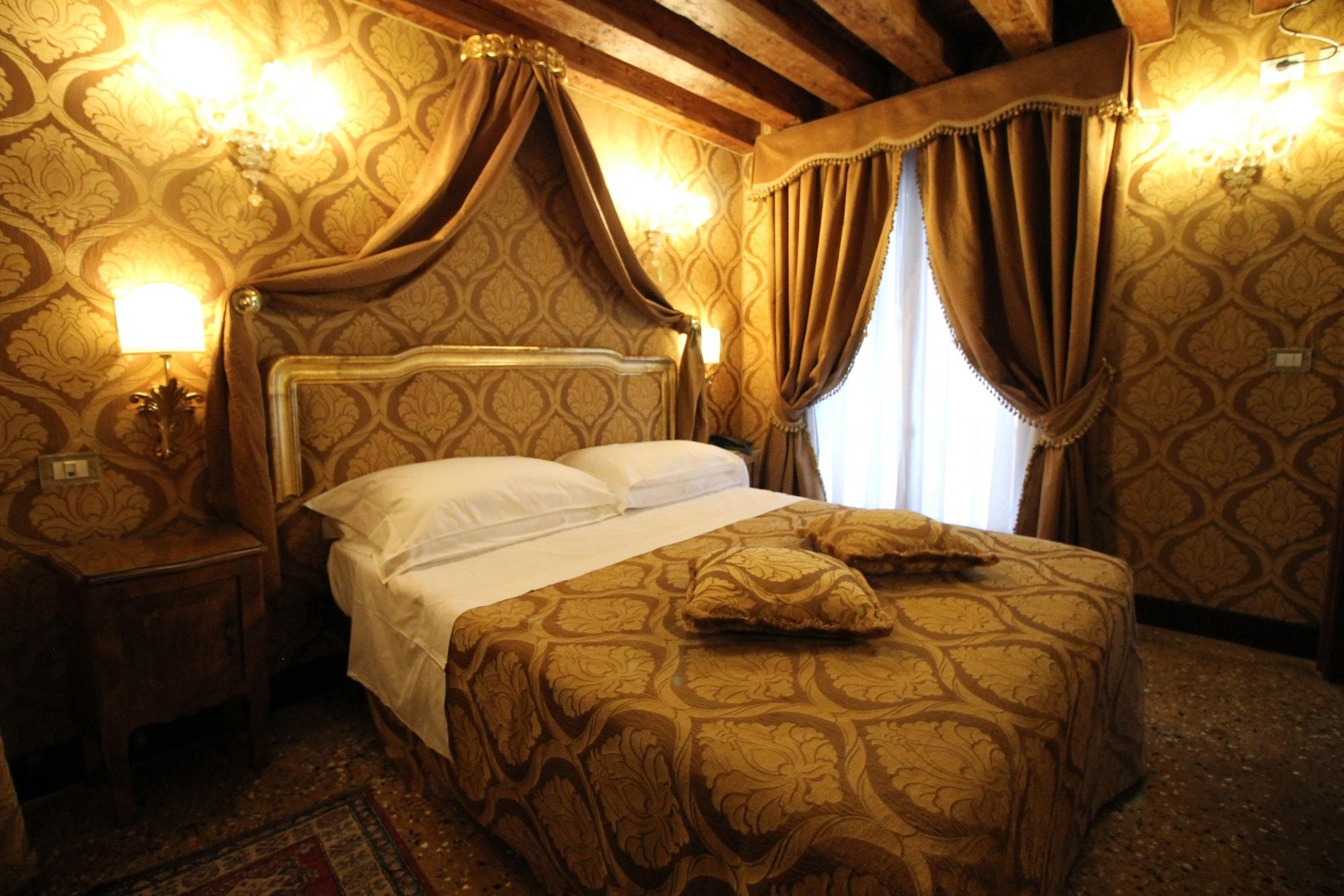 Hotel Palazzo Abadessa Venice Exterior photo